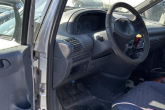 Poignee porte avant droit PEUGEOT EXPERT 1