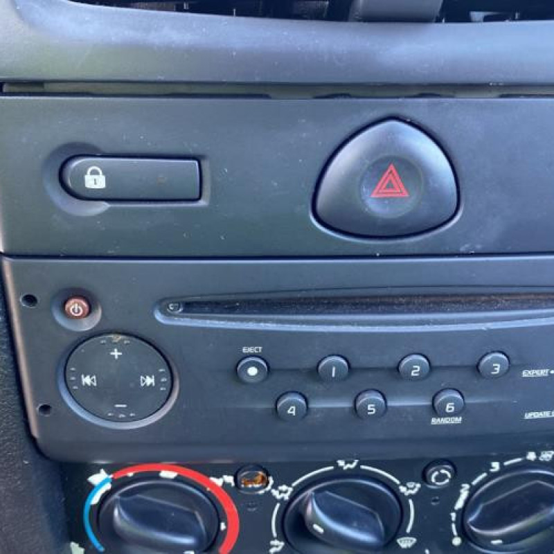 Bouton de warning RENAULT CLIO 2 Photo n°19