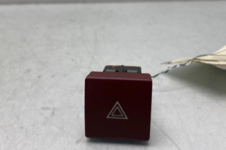 Bouton de warning CITROEN BERLINGO 2 Photo n°1