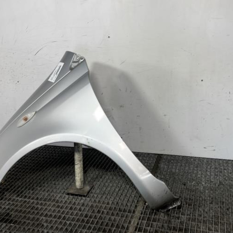 Aile avant gauche TOYOTA YARIS 1 Photo n°4