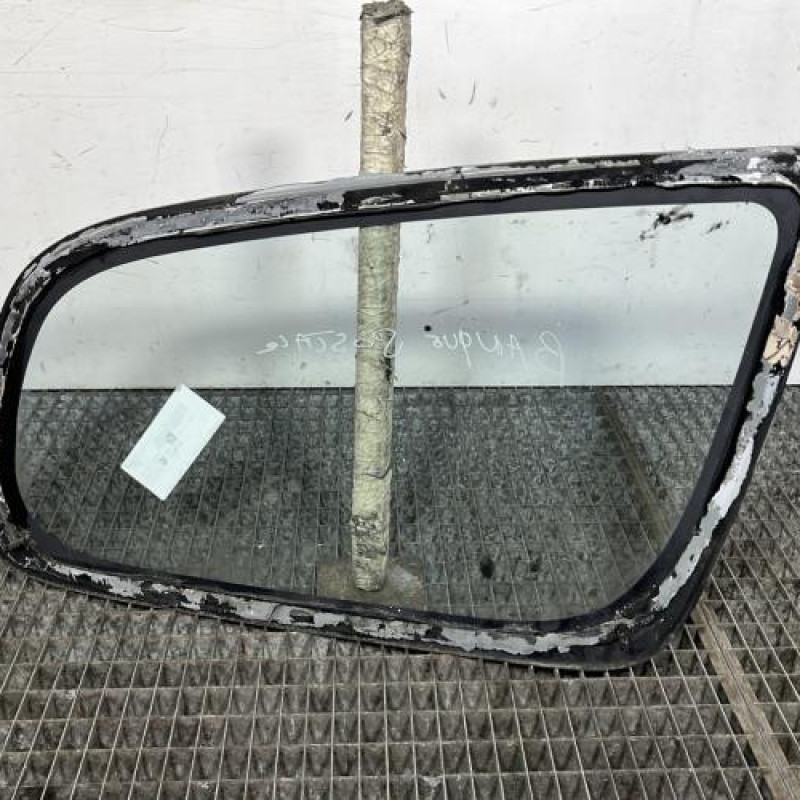 Custode arriere gauche TOYOTA YARIS 1 Photo n°4