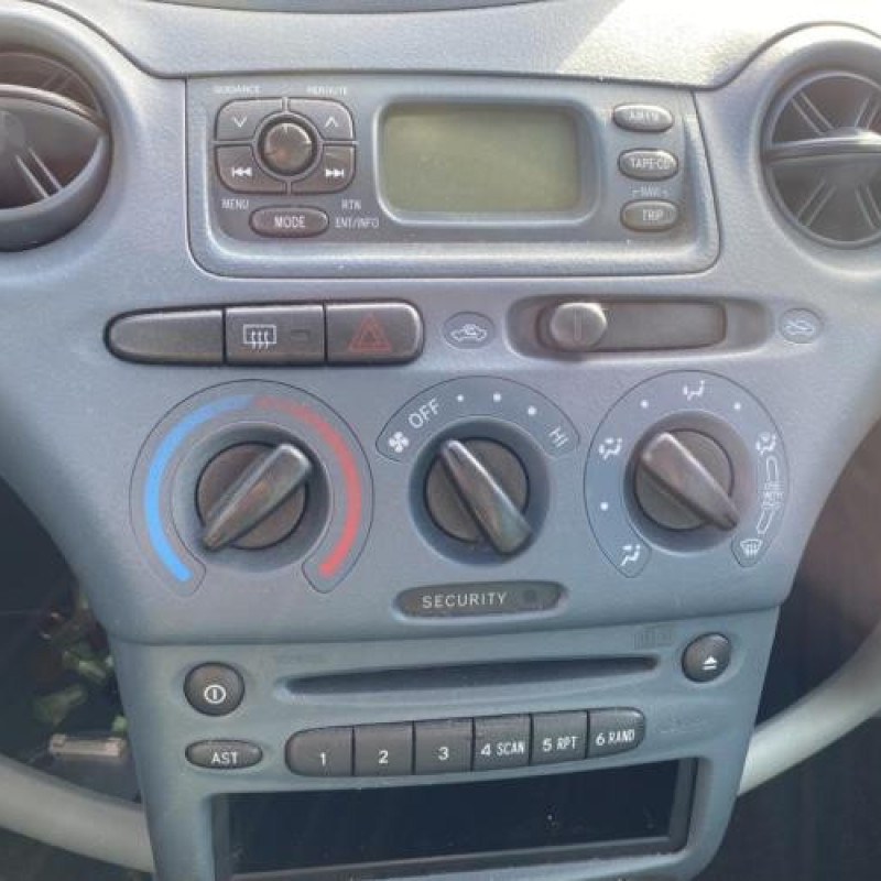 Custode arriere gauche TOYOTA YARIS 1 Photo n°19