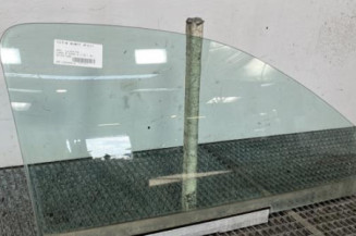 Vitre avant droit OPEL CORSA B