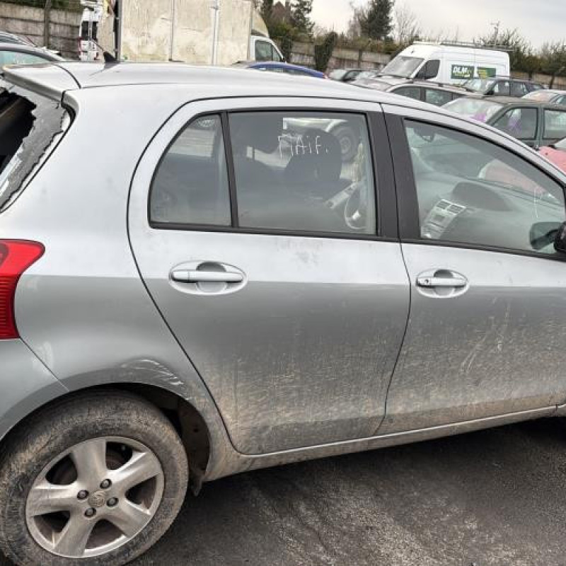 Aile avant droit TOYOTA YARIS 2 Photo n°11