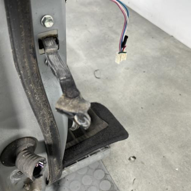 Porte avant droit TOYOTA YARIS 2 Photo n°4