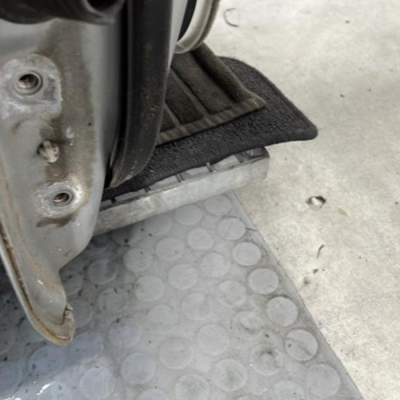 Porte avant droit TOYOTA YARIS 2 Photo n°5