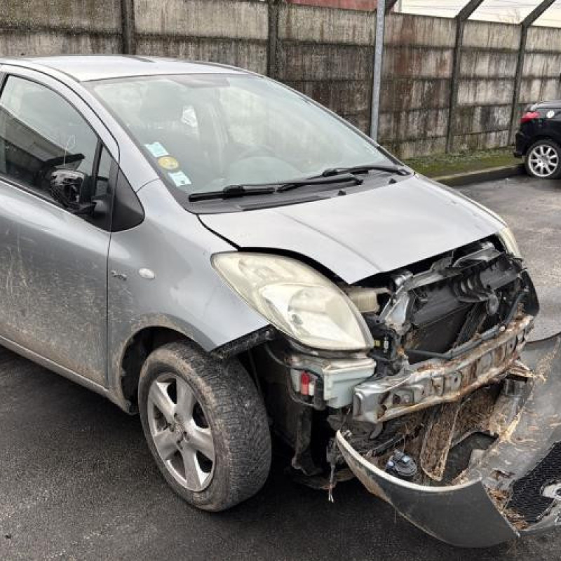 Porte avant droit TOYOTA YARIS 2 Photo n°9