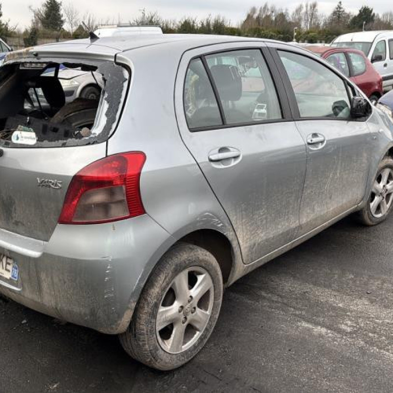 Porte avant droit TOYOTA YARIS 2 Photo n°10