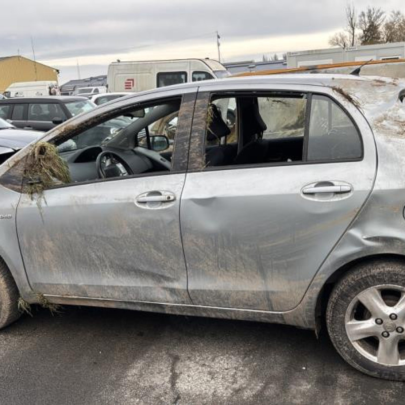 Porte avant droit TOYOTA YARIS 2 Photo n°13