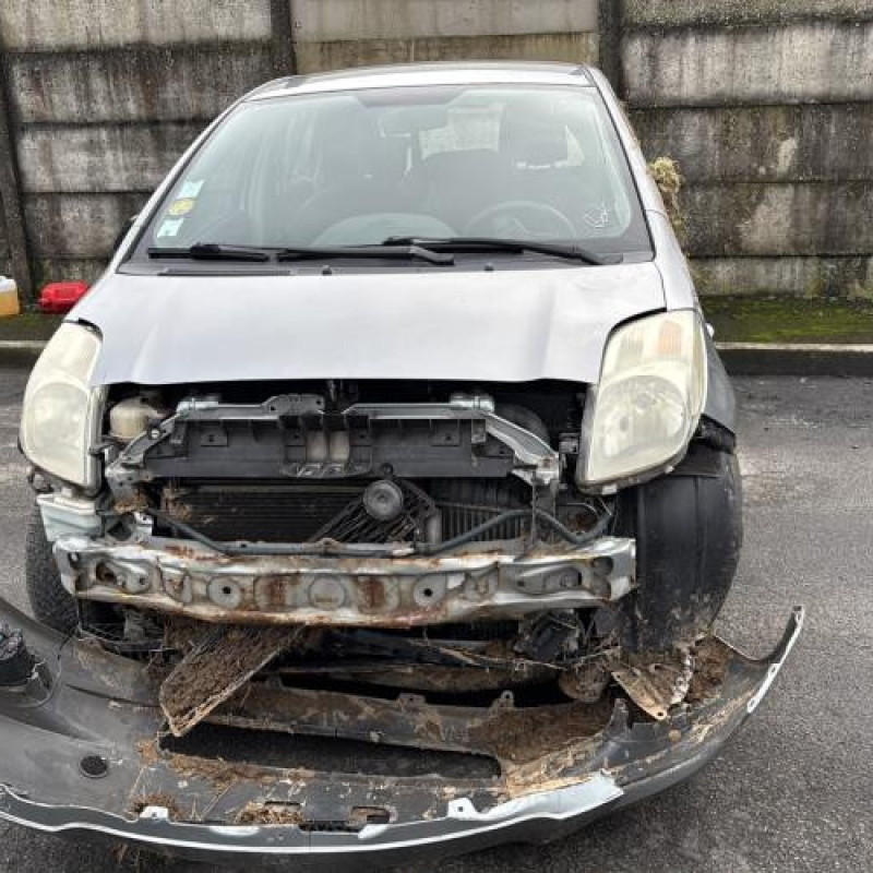 Porte avant droit TOYOTA YARIS 2 Photo n°15