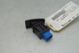 Bouton de warning MITSUBISHI SPACE STAR 3