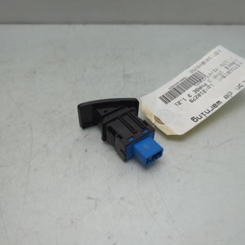 Bouton de warning MITSUBISHI SPACE STAR 3 Photo n°2