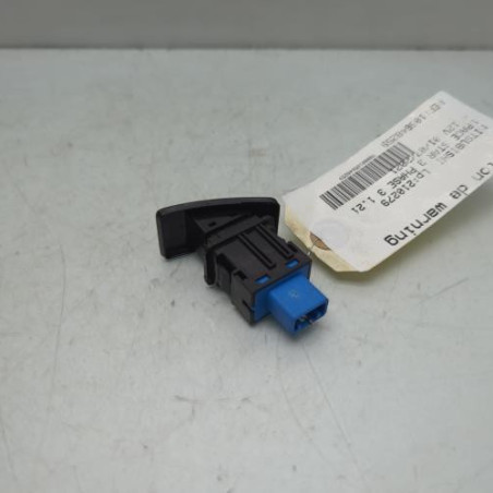 Bouton de warning MITSUBISHI SPACE STAR 3