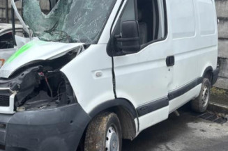 Feu arriere stop central RENAULT MASTER 2