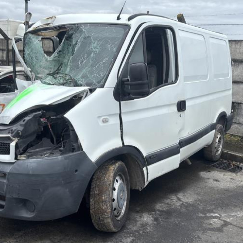 Feu arriere stop central RENAULT MASTER 2 Photo n°6