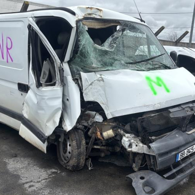 Feu arriere stop central RENAULT MASTER 2 Photo n°7