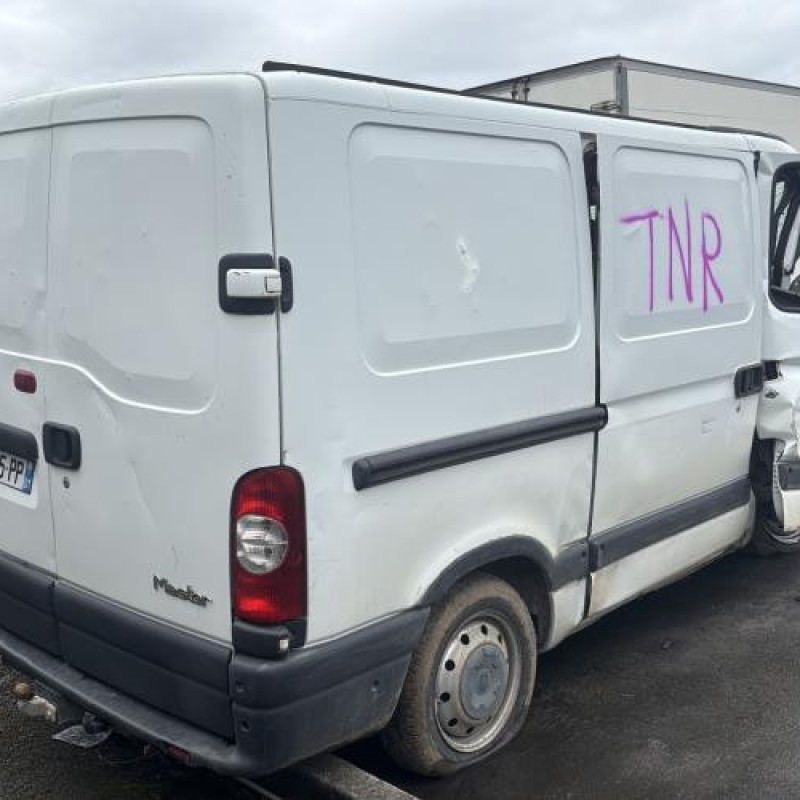 Feu arriere stop central RENAULT MASTER 2 Photo n°8