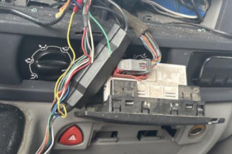 Feu arriere stop central RENAULT MASTER 2