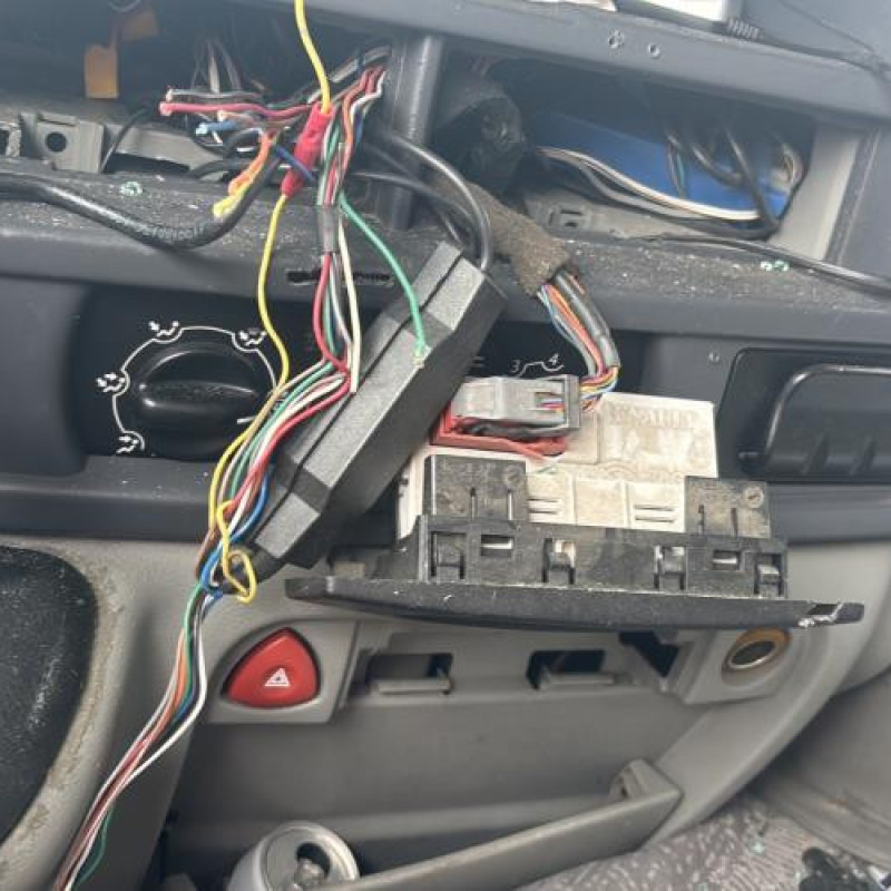 Feu arriere stop central RENAULT MASTER 2 Photo n°16