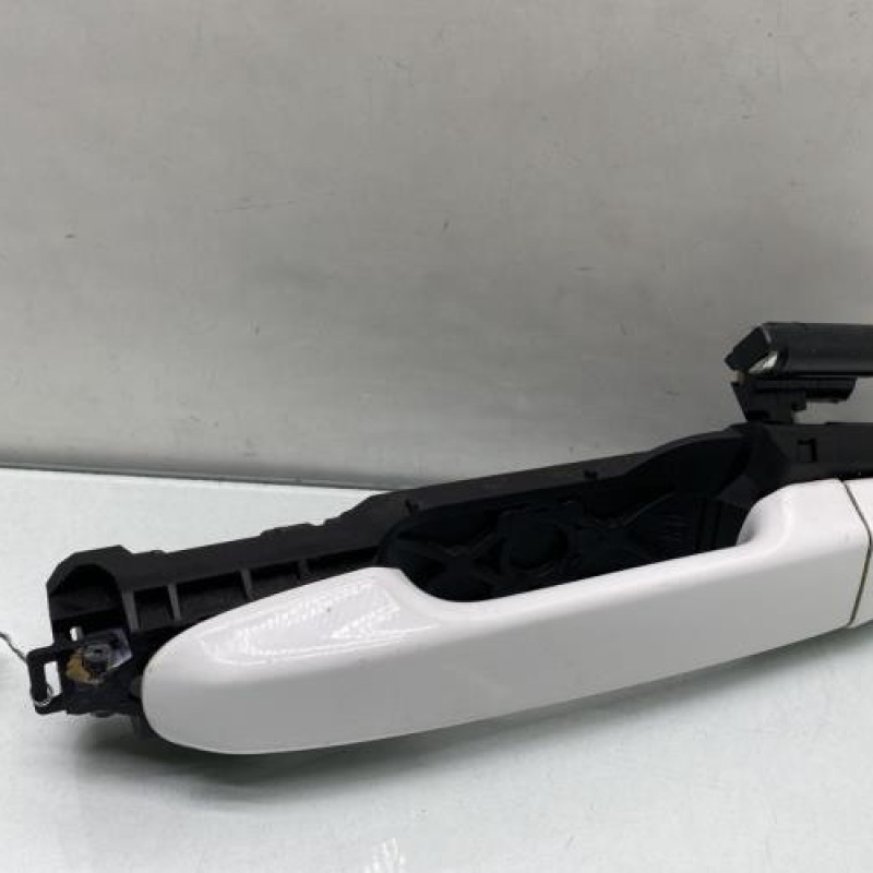 Poignee porte arriere gauche TOYOTA YARIS 3 Photo n°1