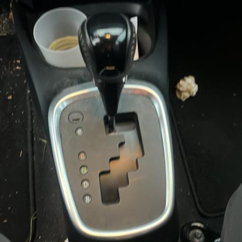 Poignee porte arriere gauche TOYOTA YARIS 3 Photo n°6