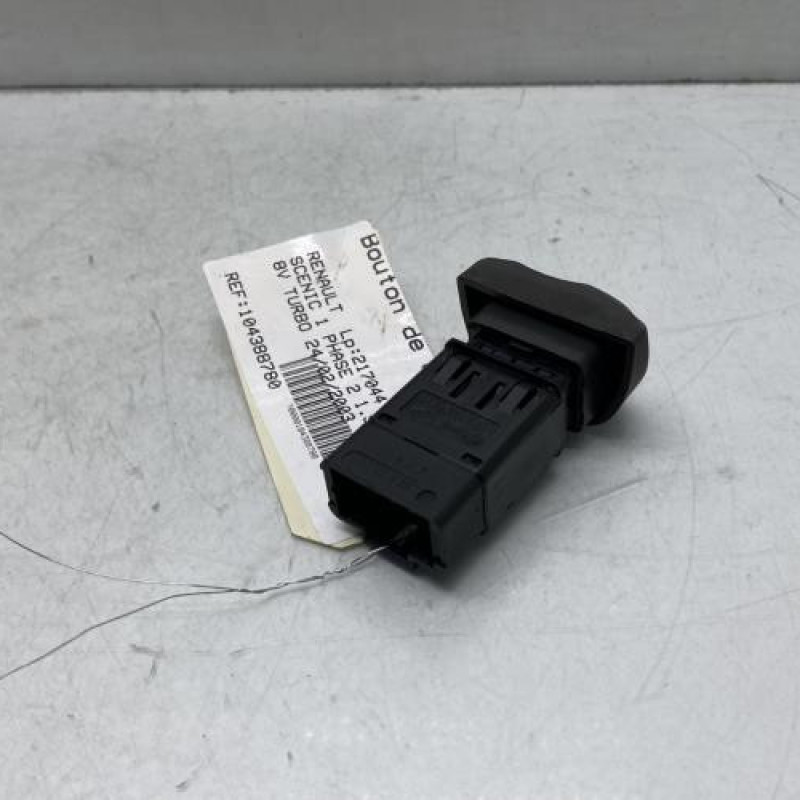 Bouton de warning RENAULT SCENIC 1 Photo n°2