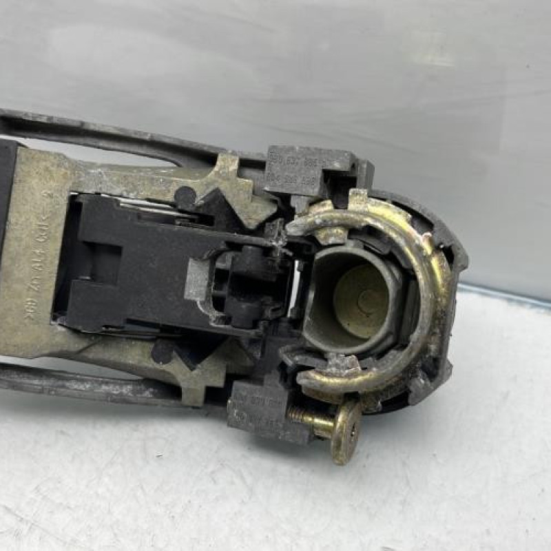 Poignee porte arriere gauche VOLKSWAGEN POLO 4 Photo n°5