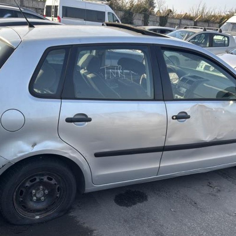 Poignee porte arriere gauche VOLKSWAGEN POLO 4 Photo n°12