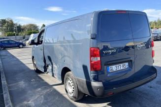 Poignee porte coffre gauche OPEL VIVARO 3