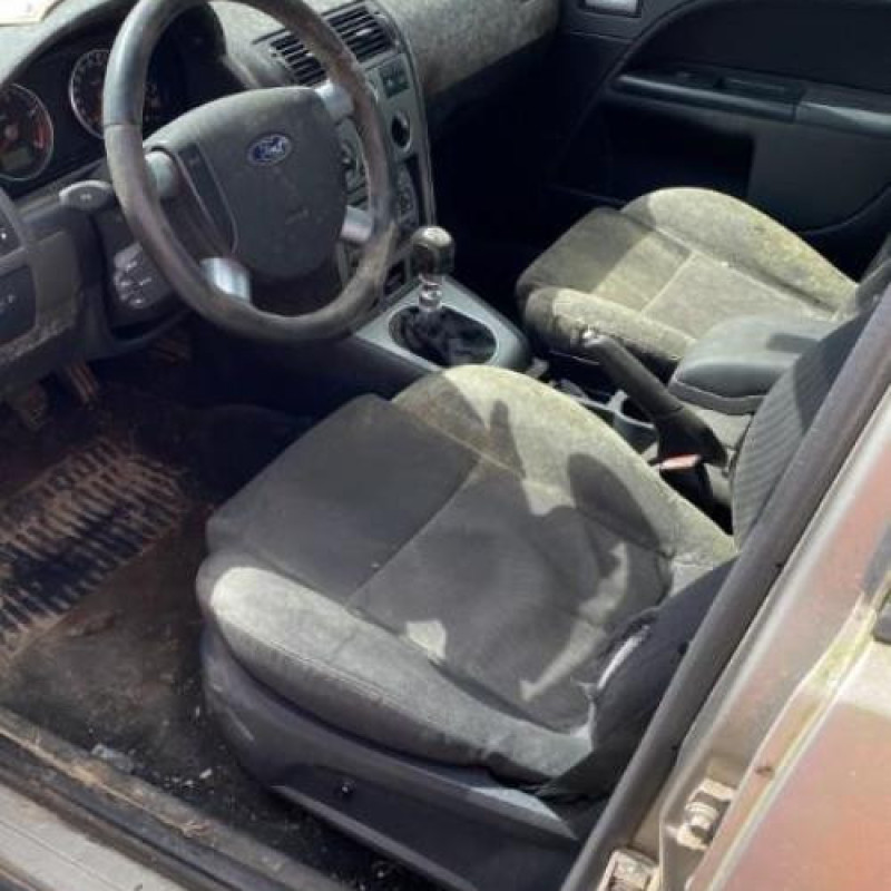 Vitre arriere gauche FORD MONDEO 2 Photo n°8