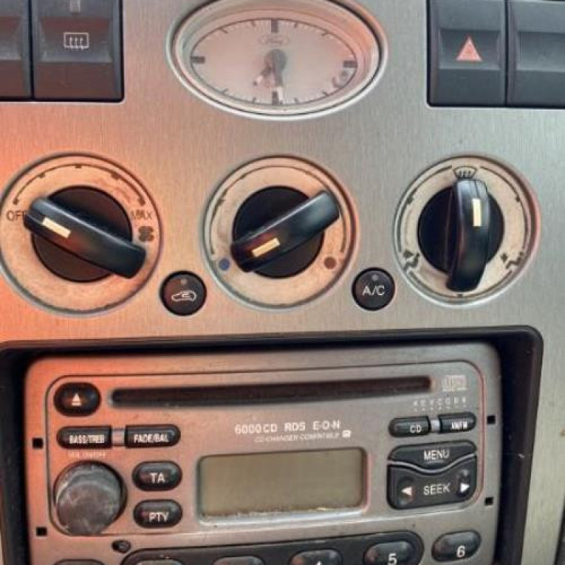 Vitre arriere gauche FORD MONDEO 2 Photo n°15
