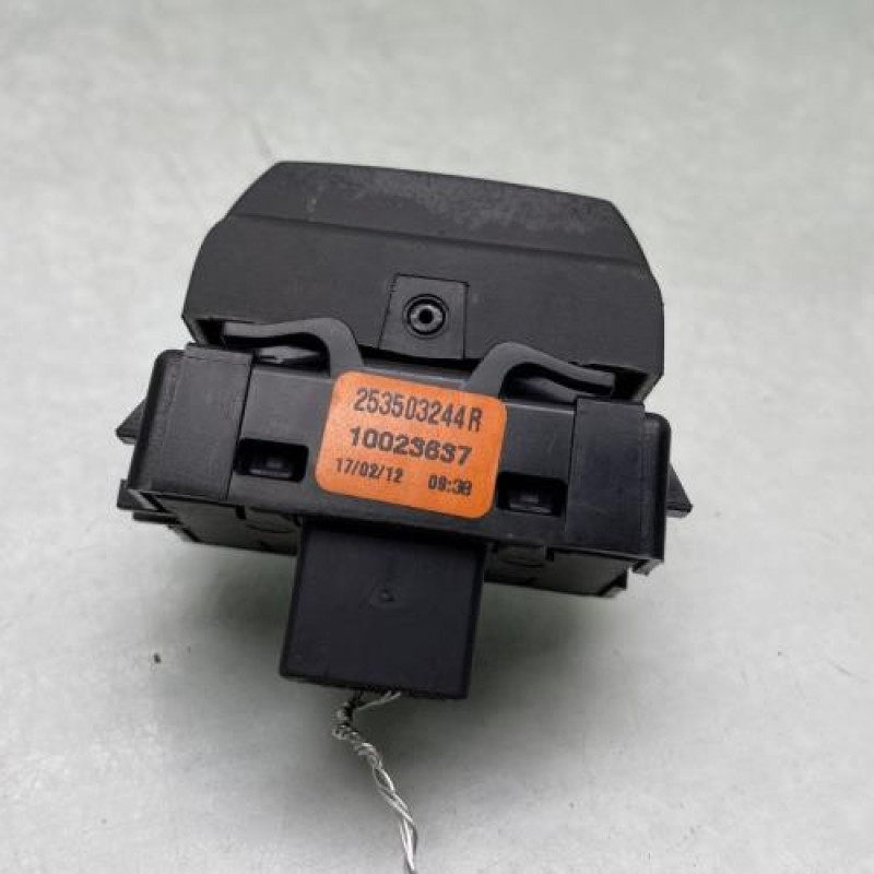Commande degivrage lunette arriere DACIA LODGY Photo n°5