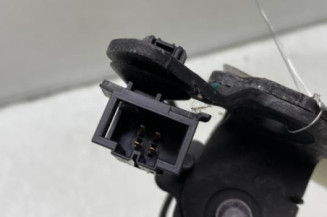 Attache ceinture arriere gauche SKODA OCTAVIA 4