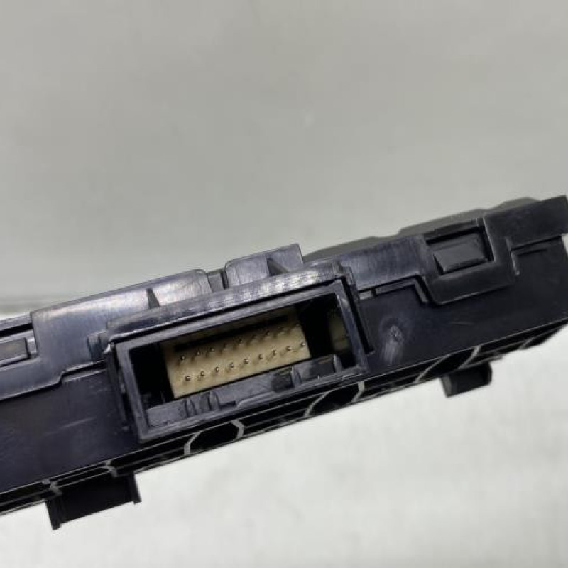 Bouton de warning RENAULT CLIO 5 Photo n°4