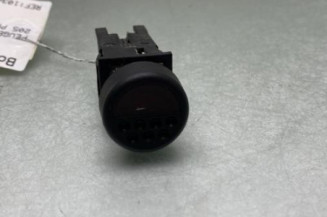 Bouton de warning PEUGEOT 205 Photo n°1
