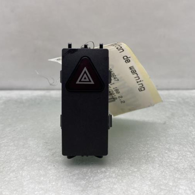 Bouton de warning MERCEDES CLASSE C 204 Photo n°5