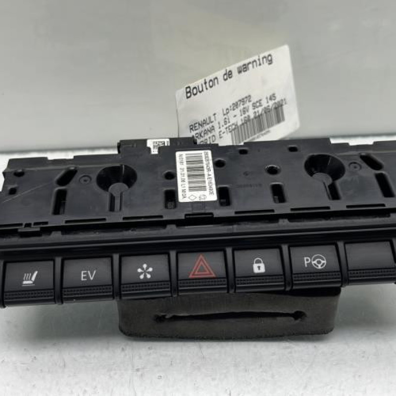 Bouton de warning RENAULT ARKANA Photo n°1