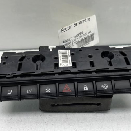 Bouton de warning RENAULT ARKANA Photo n°1