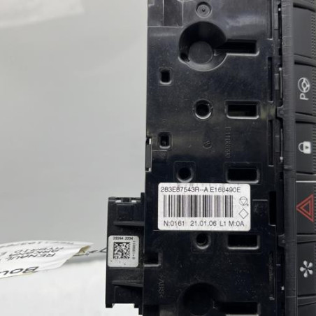 Bouton de warning RENAULT ARKANA