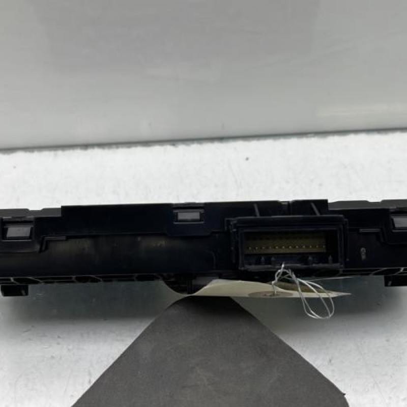Bouton de warning RENAULT ARKANA Photo n°3