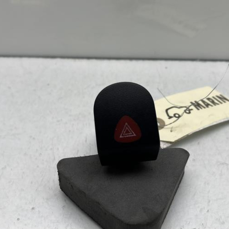 Bouton de warning RENAULT KANGOO 1 Photo n°1