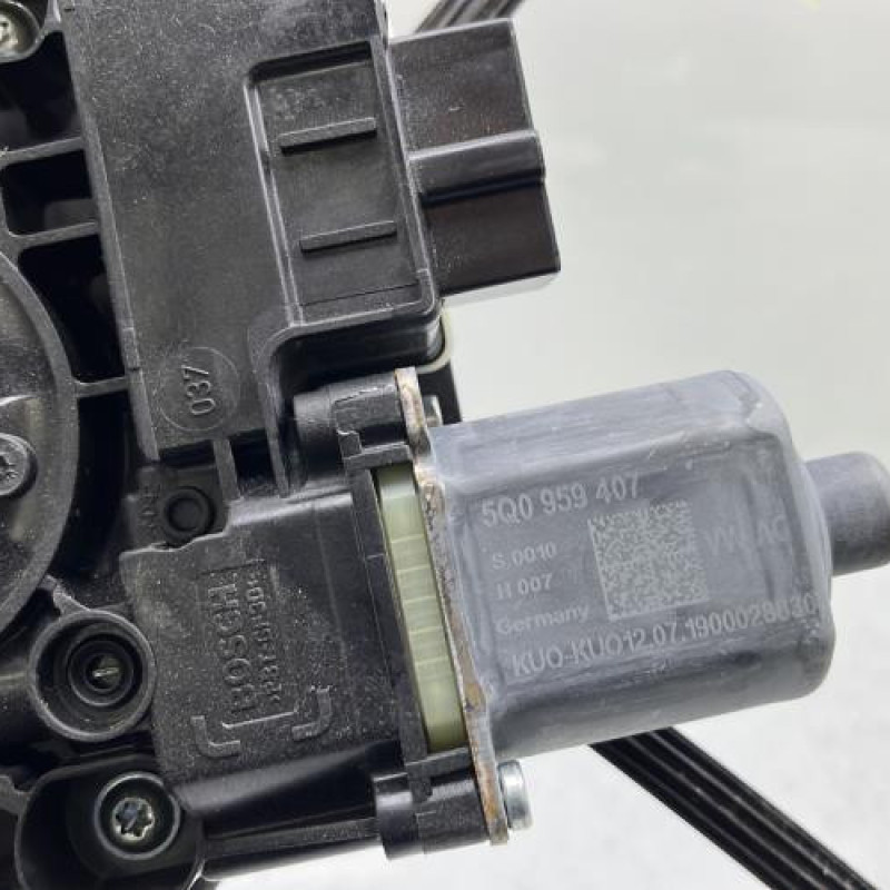 Leve vitre electrique arriere gauche VOLKSWAGEN GOLF 7 Photo n°7