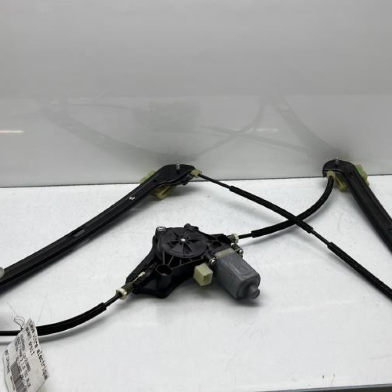 Leve vitre electrique avant droit VOLKSWAGEN GOLF 7 Photo n°1