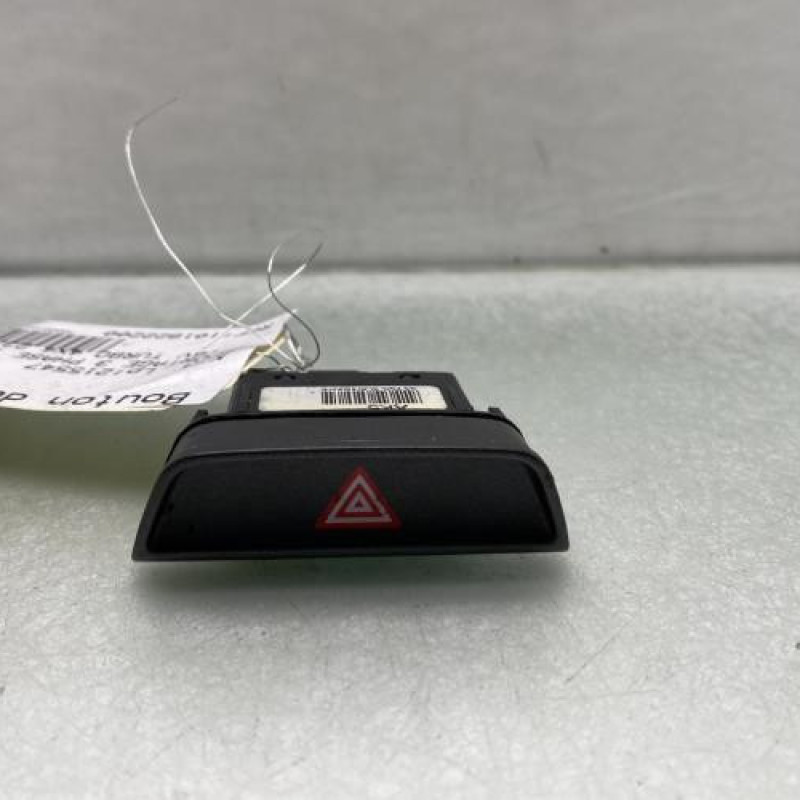 Bouton de warning KIA SPORTAGE 3 Photo n°1