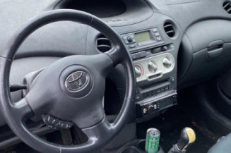 Vitre avant droit TOYOTA YARIS 1