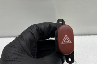 Bouton de warning RENAULT TRAFIC 1 Photo n°1