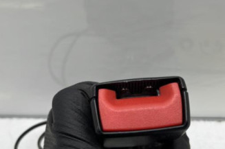 Attache ceinture arriere gauche OPEL CORSA E