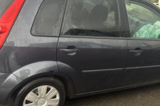 Feu arriere stop central FORD FIESTA 5