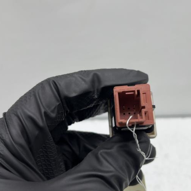 Bouton de warning PEUGEOT PARTNER 2 Photo n°3