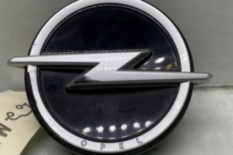 Bouton de coffre OPEL CORSA F Photo n°1